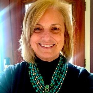Joan Rivers 3 strand faux turquoise bead necklace.